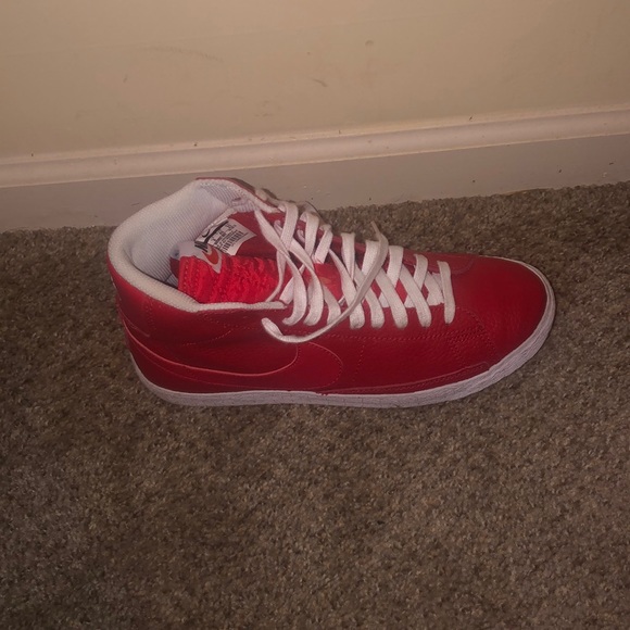 Nike - Picture 3 of 4